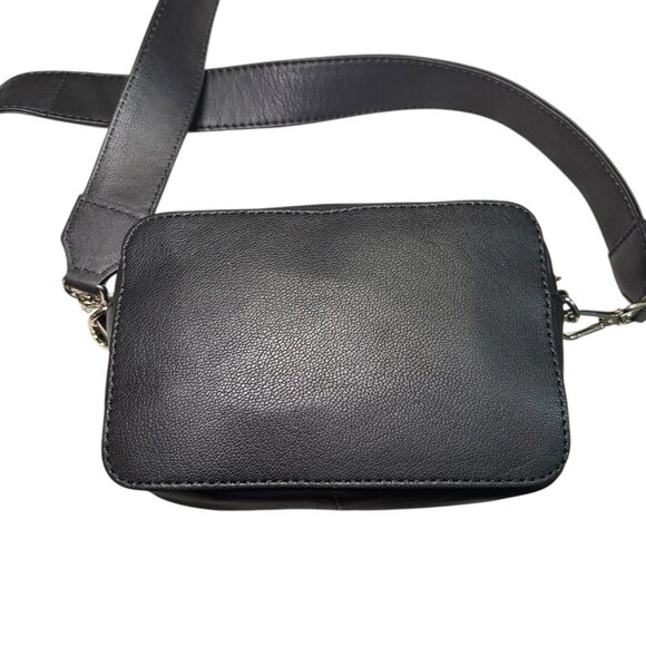 ASOS Design Black Leather Quilted Crossbody Camera Bag - Picture 4 of 8